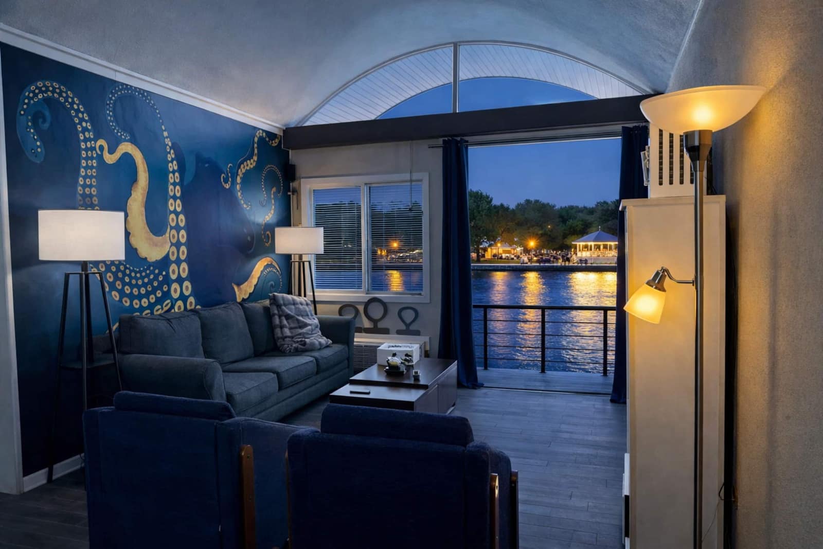 Waterfront Couples Getaway Near Beach and Trails