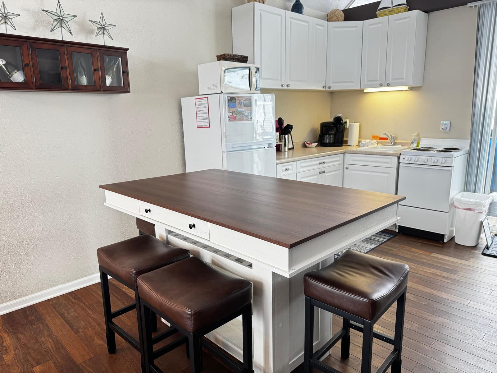 Waterfront Couples Getaway Near Beach and Trails view 3
